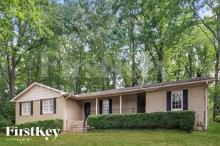 3082 Lake Ranch Dr in Gainesville, GA - Building Photo