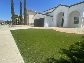 7344 Prickley Pear Dr in El Paso, TX - Building Photo - Building Photo