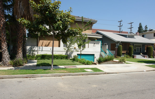 421 Ivy St in Glendale, CA - Foto de edificio - Building Photo