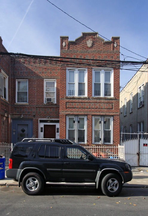 578 Williams Ave in Brooklyn, NY - Building Photo