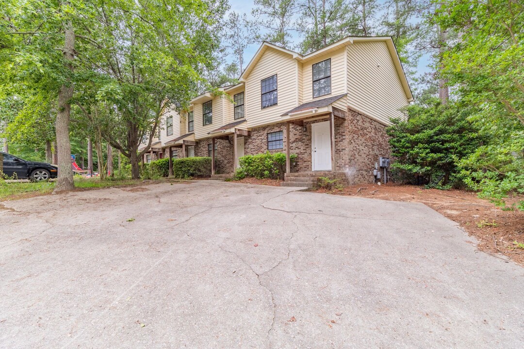 1123 Piney Grove Rd in Columbia, SC - Building Photo