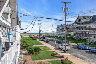 15 Atlantic Ave in Ocean Grove, NJ - Building Photo - Building Photo