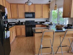 10560 Greenford Dr in San Diego, CA - Building Photo - Building Photo