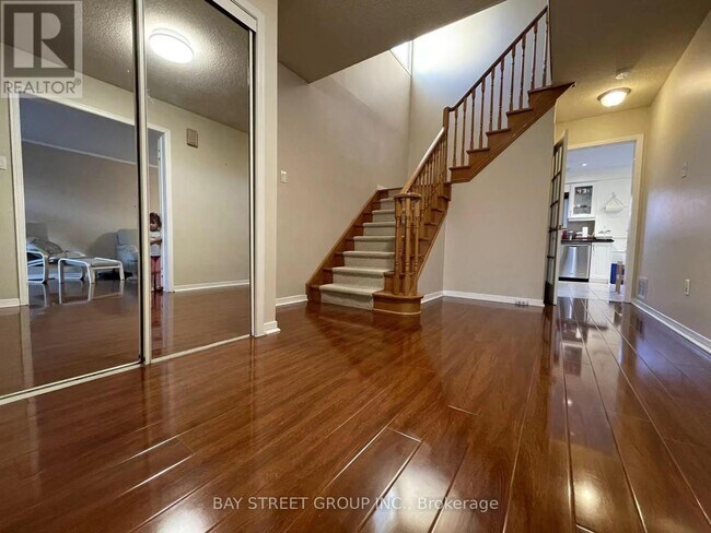 4255 Wakefield Crescent in Mississauga, ON - Building Photo - Building Photo