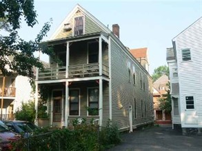 1056 Gillespie St in Schenectady, NY - Building Photo - Building Photo