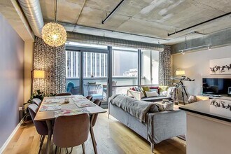 240 E Illinois St, Unit 704 in Chicago, IL - Building Photo - Building Photo