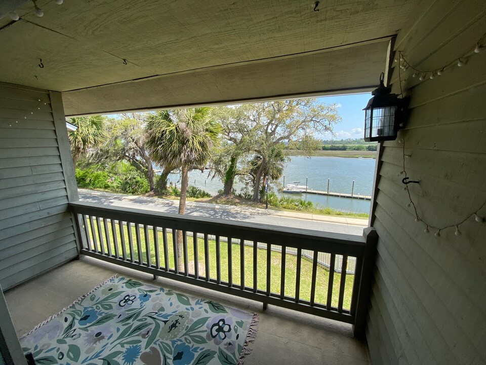 3005 River Dr, Unit 511 in Savannah, GA - Foto de edificio