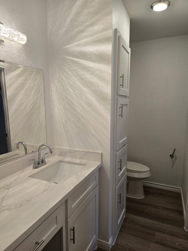 5550 N Braeswood Blvd in Houston, TX - Foto de edificio - Building Photo