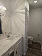 5550 N Braeswood Blvd in Houston, TX - Foto de edificio - Building Photo