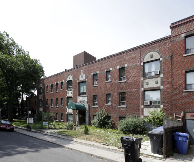 Howell Manor in Toronto, ON - Building Photo - Primary Photo