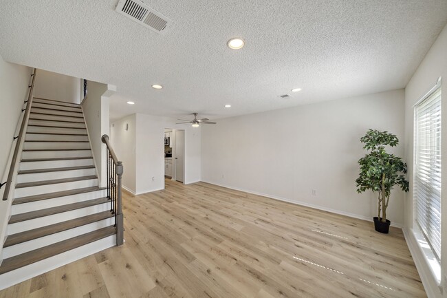 1227 Country Pl Dr in Houston, TX - Foto de edificio - Building Photo