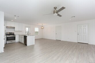 6503 Scarecrow Wy in San Antonio, TX - Foto de edificio - Building Photo