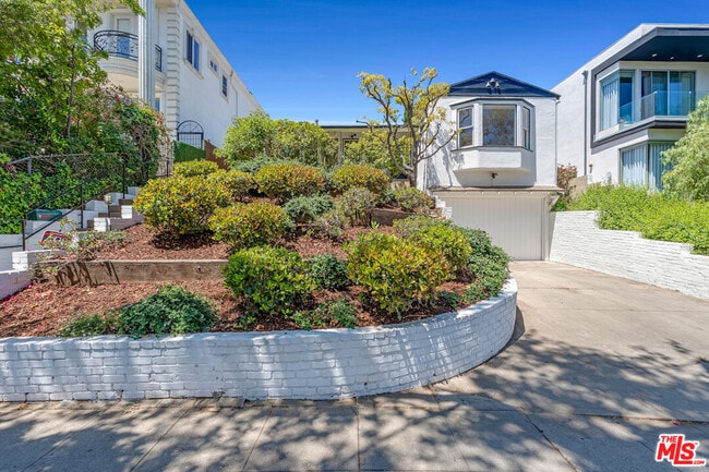 1939 Holmby Ave in Los Angeles, CA - Building Photo - Building Photo