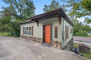 10093 Oklahoma Dr in Rogers, AR - Building Photo