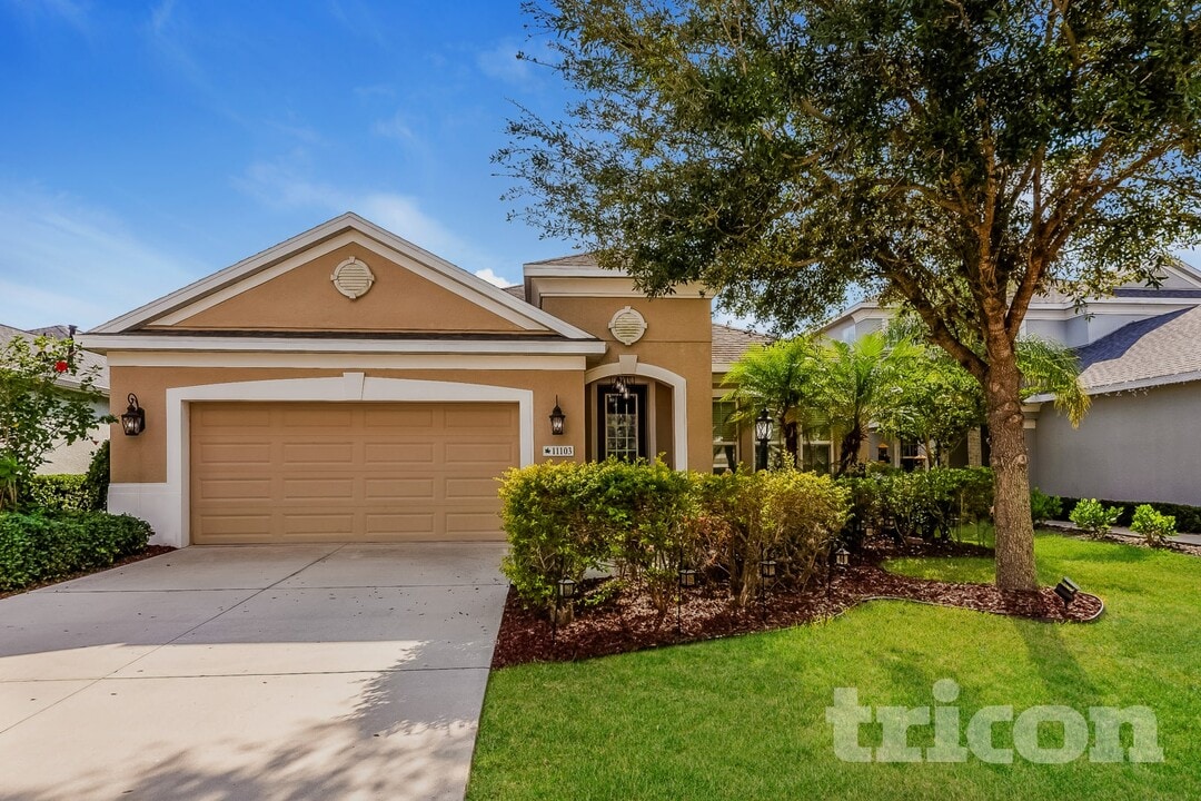 11103 Blue Magnolia Ln in Parrish, FL - Foto de edificio