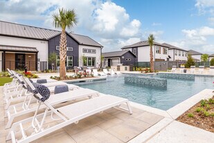 Oasis at Woodland in Magnolia, TX - Building Photo