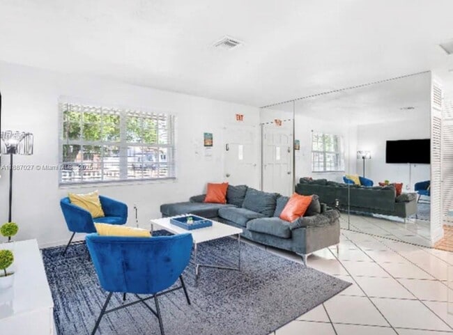 330 N 68th Ave in Hollywood, FL - Building Photo - Building Photo