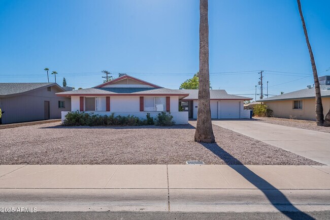 2808 S Terrace Rd in Tempe, AZ - Building Photo - Building Photo