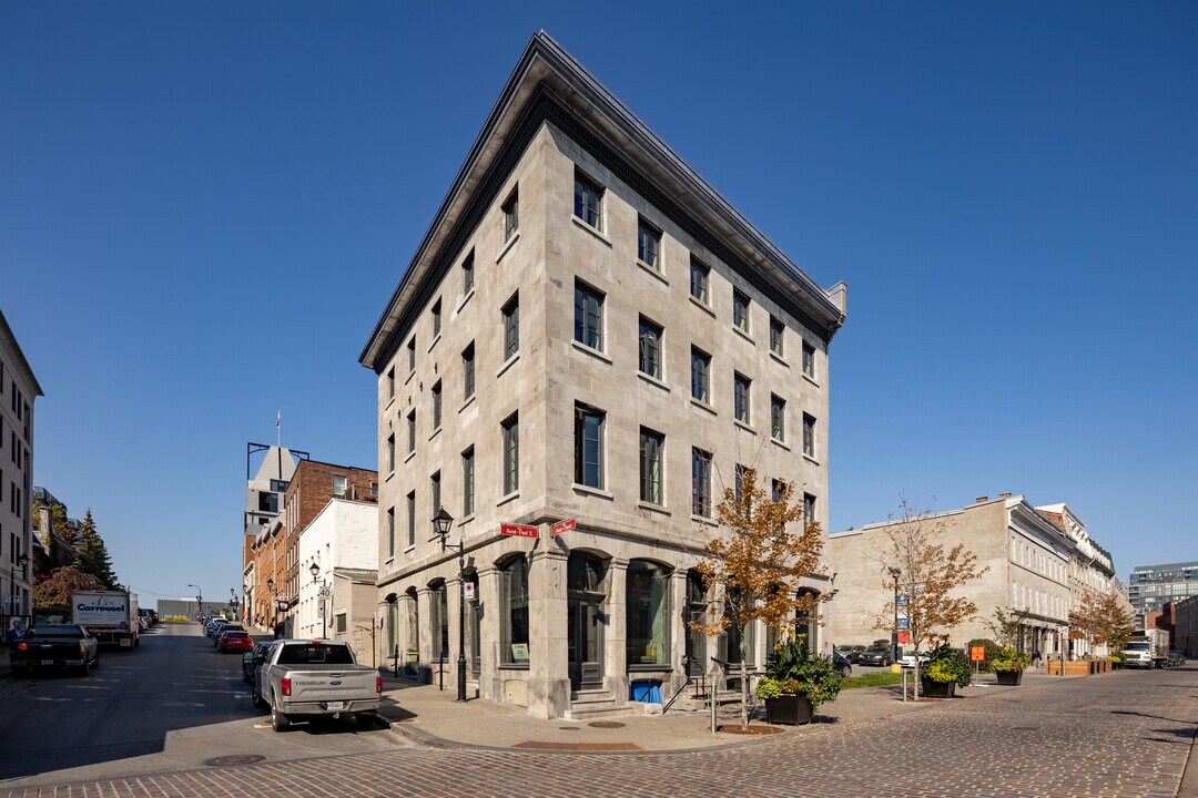 311 Saint-Paul E in Montréal, QC - Building Photo