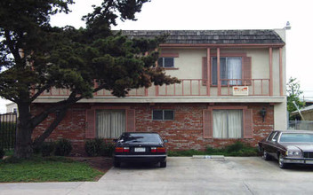 4065 Highland Ave in San Diego, CA - Building Photo - Building Photo