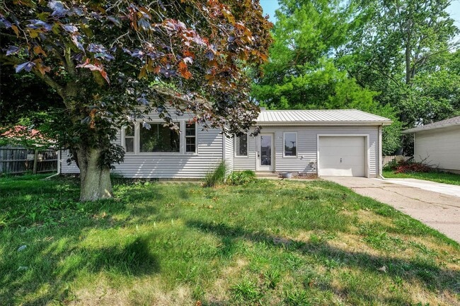 property at 1706 W Kirby Ave
