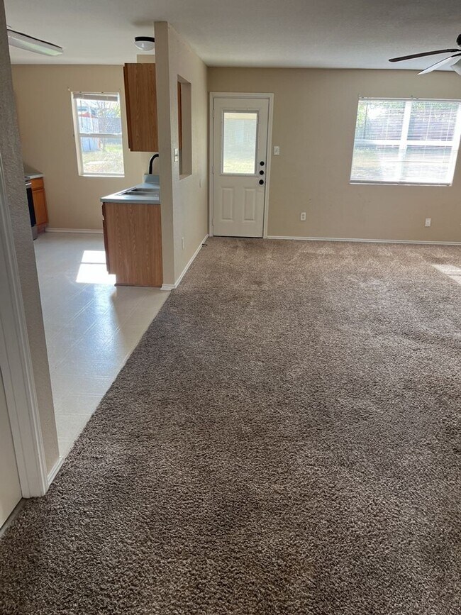 4602 Greyhound Dr in Killeen, TX - Building Photo - Building Photo