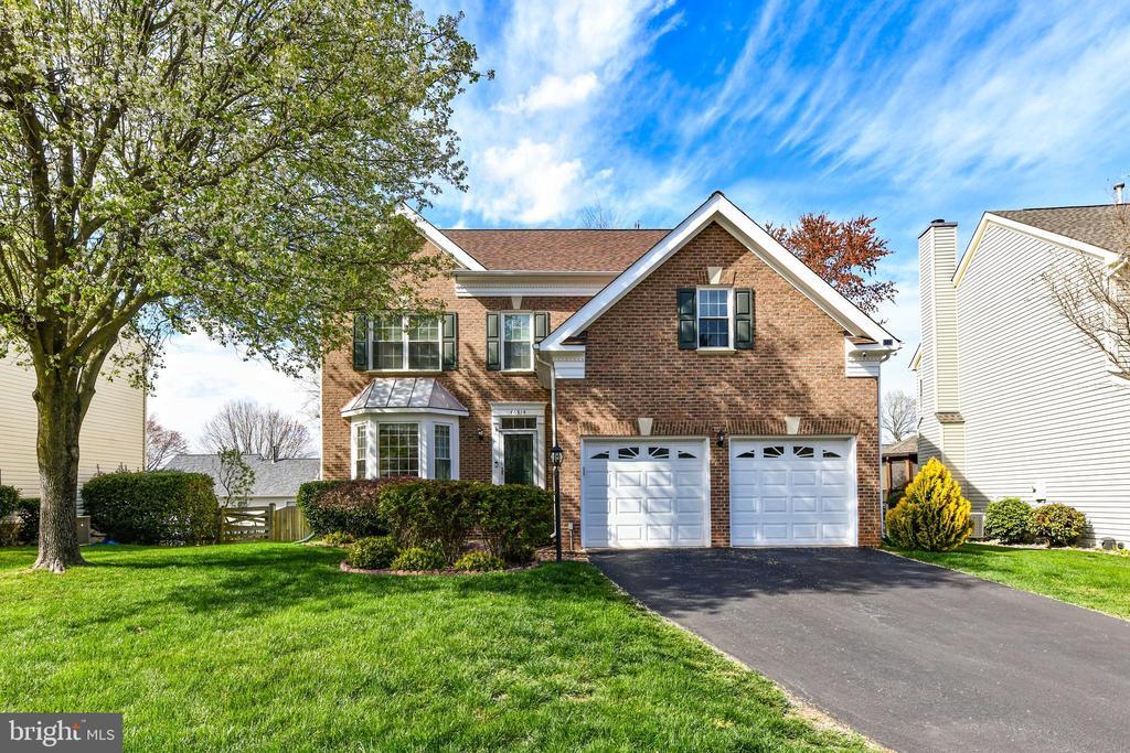 46814 Snow Hill Way in Sterling, VA - Building Photo