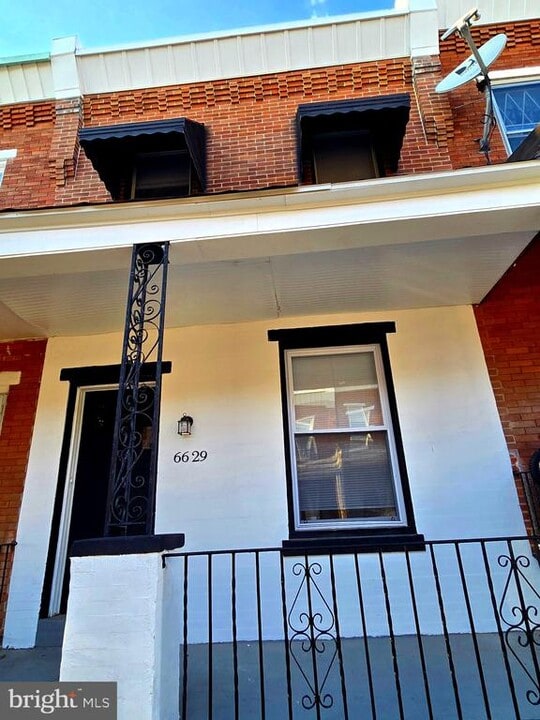 6626 Haddington Ln in Philadelphia, PA - Building Photo