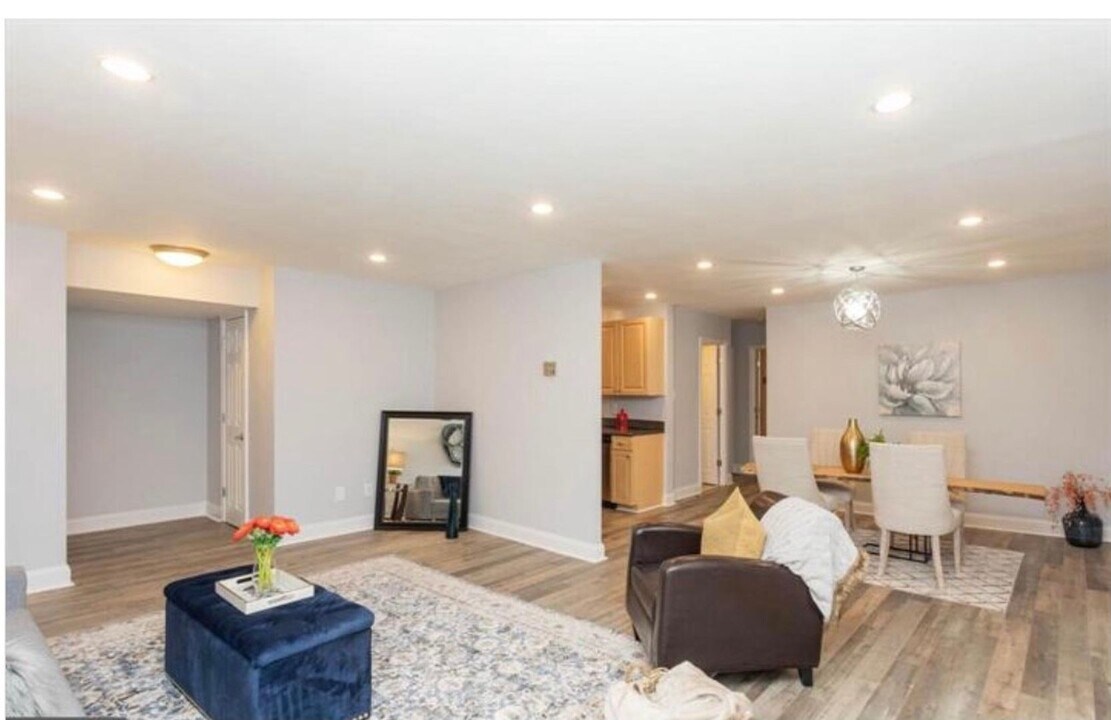 1001 Chillum Rd in Hyattsville, MD - Building Photo