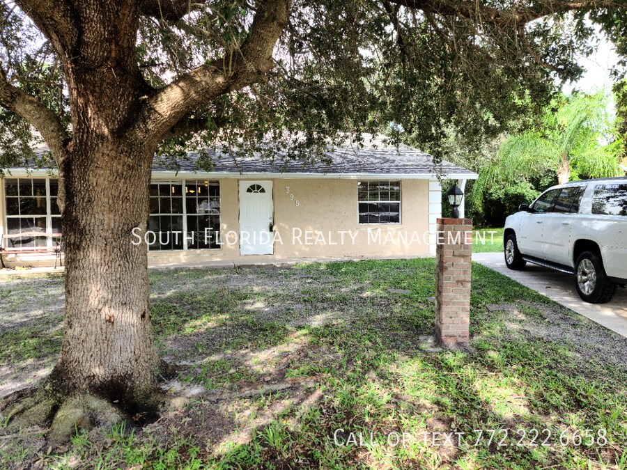395 SE Norfolk Blvd in Stuart, FL - Building Photo