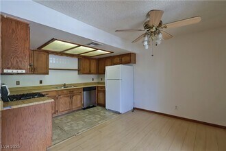 6625 W Tropicana Ave in Las Vegas, NV - Building Photo - Building Photo