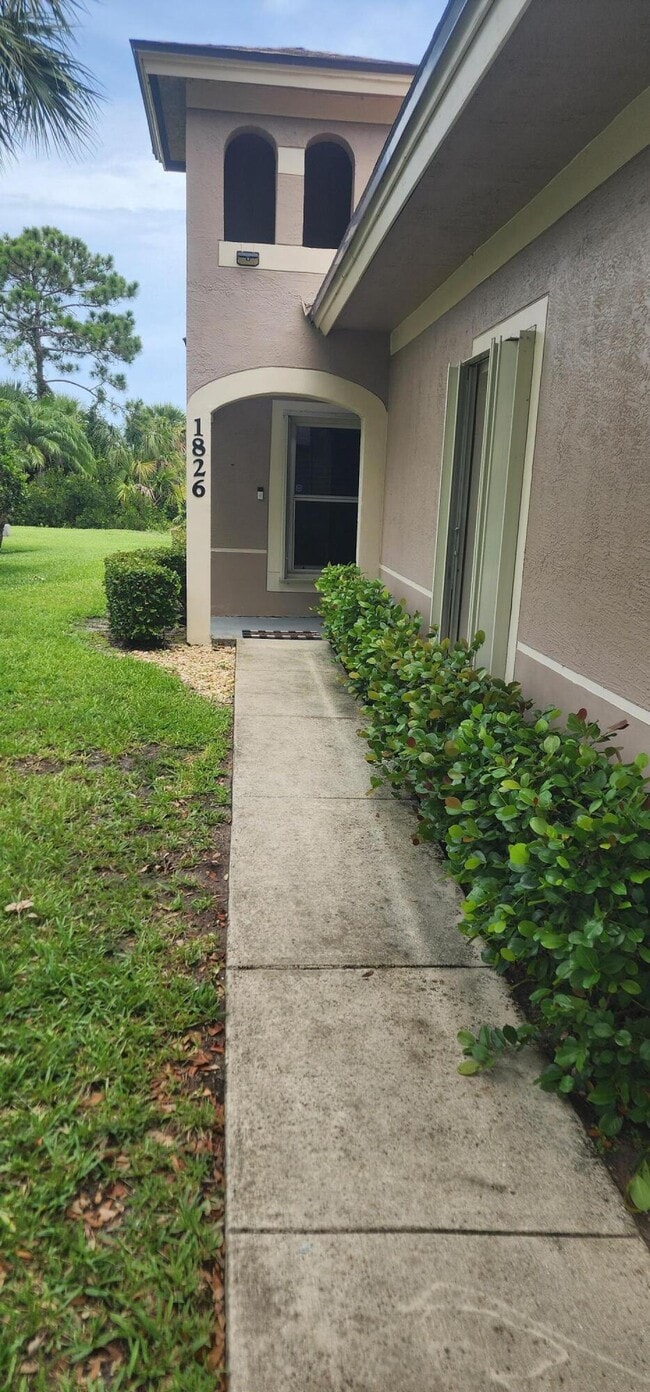 1826 E Sanderling Ln in Fort Pierce, FL - Foto de edificio - Building Photo