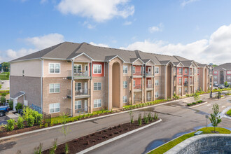 Solis in Clarksville, TN - Foto de edificio - Building Photo