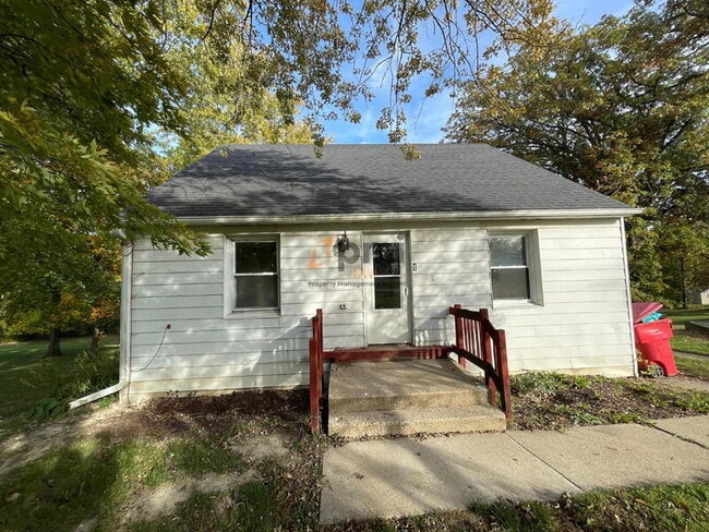 property at 13131 Parrish Ave