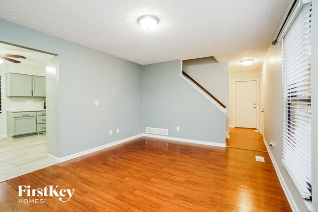 659 Forestwood Dr in Columbus, OH - Foto de edificio - Building Photo