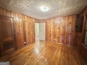 1057 Woodland Way in Forest Park, GA - Building Photo - Building Photo