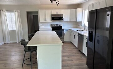 3813 El Conlon Ave in Las Vegas, NV - Building Photo - Building Photo