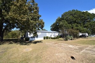 6000 Spring Creek Pkwy in Malakoff, TX - Building Photo