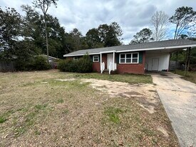 315 Brackin St in Crestview, FL - Building Photo