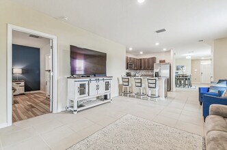 1398 Crescent Hoop Wy in Wesley Chapel, FL - Foto de edificio - Building Photo