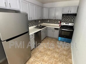 139 Lawton St SW in Atlanta, GA - Building Photo - Building Photo