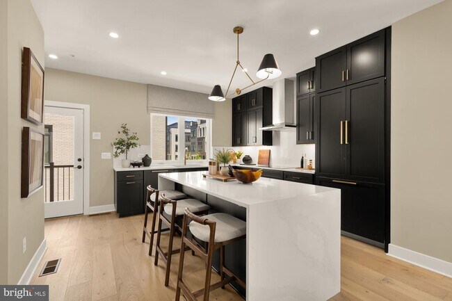 property at 2712 Olmsted Ct NW