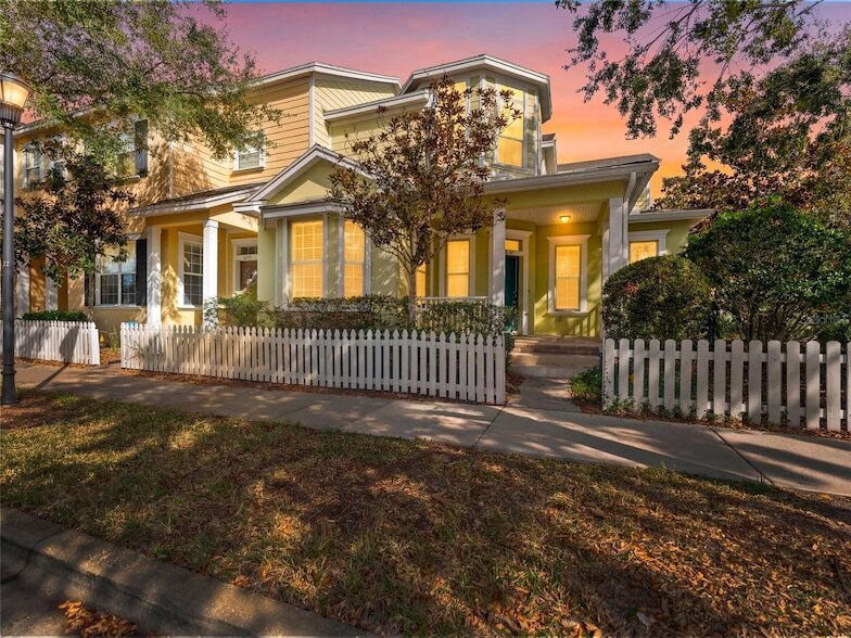 6222 Hadley Commons Dr in Riverview, FL - Building Photo