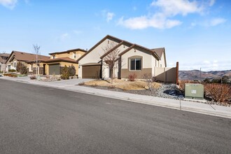 14042 Dancing Flame Ct in Reno, NV - Building Photo - Building Photo