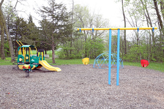 Rock River Townhomes in Carbon Cliff, IL - Building Photo - Building Photo