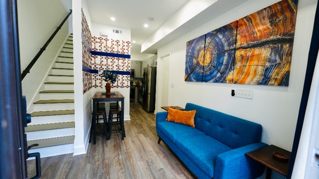 6305 Shannon Pkwy in Union City, GA - Building Photo - Building Photo