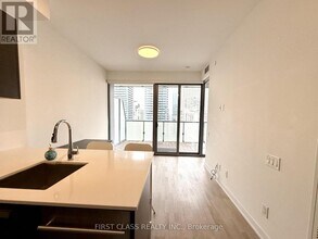 57 St Joseph St in Toronto, ON - Building Photo - Building Photo