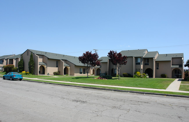 Concord Apartments in Oxnard, CA - Building Photo - Building Photo