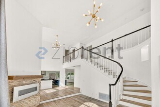 2481 S Bundy Dr in Los Angeles, CA - Building Photo - Building Photo