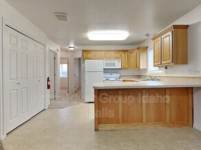 1374 Midway Ave in Ammon, ID - Building Photo - Building Photo